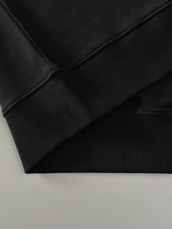 ブランドパーカー着用イメージ